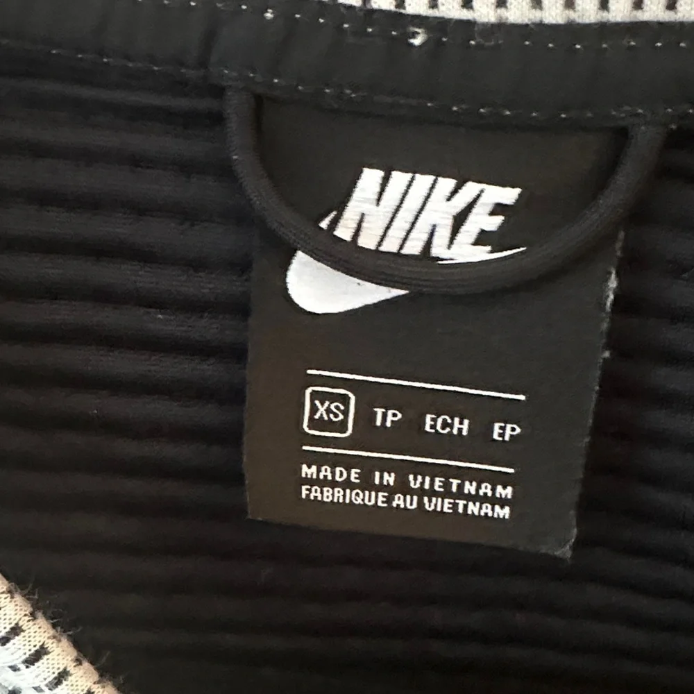 Nike cropped crew - Picture 3 of 3